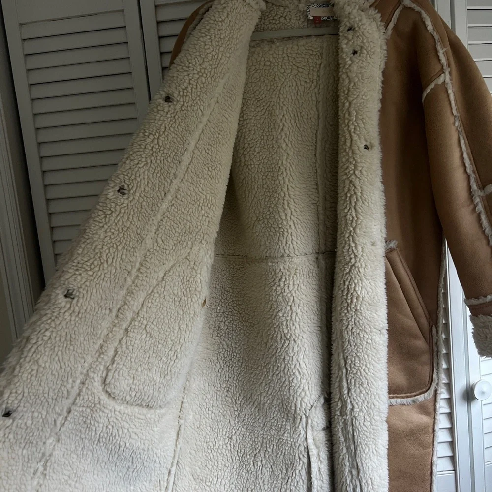 Women's Tan Shearling Coat - Picture 13 of 14